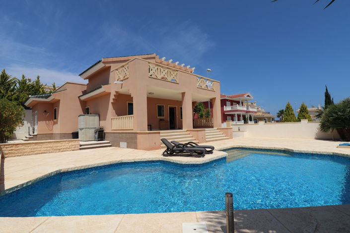 Image No.1-5 Bed Villa for sale