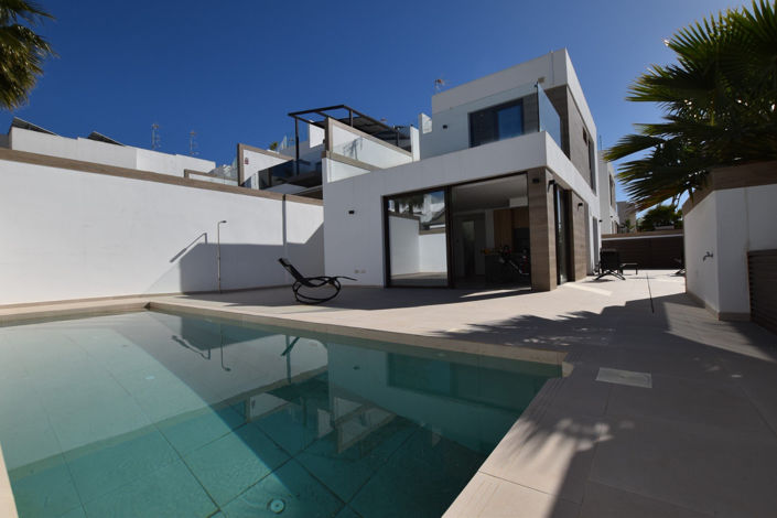 Image No.1-3 Bed Villa for sale