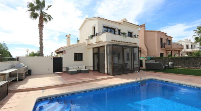 Image No.1-4 Bed Villa for sale