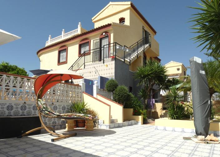 Image No.1-5 Bed Villa / Detached for sale