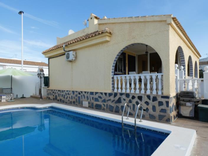 Image No.1-2 Bed Villa / Detached for sale