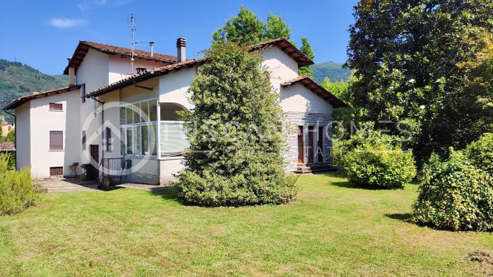 Image No.1-Villa de 4 chambres à vendre à Borgo a Mozzano