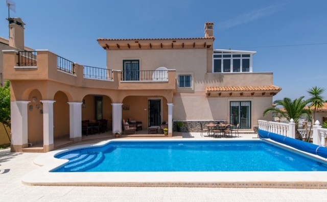 Image No.1-3 Bed Villa for sale