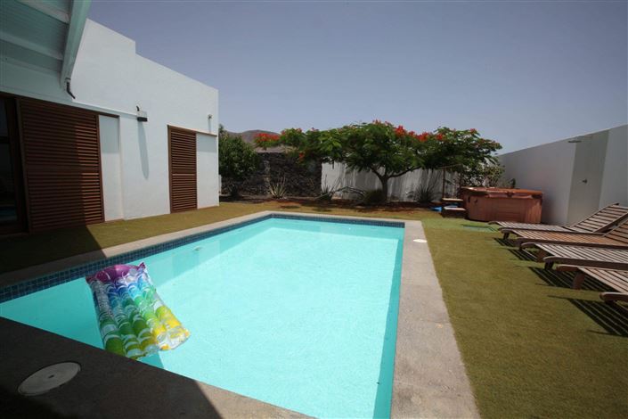 Image No.1-2 Bed Villa for sale