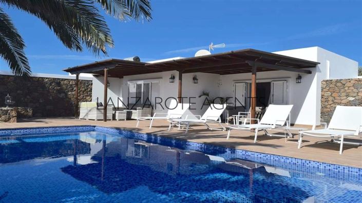 Image No.1-4 Bed Villa for sale