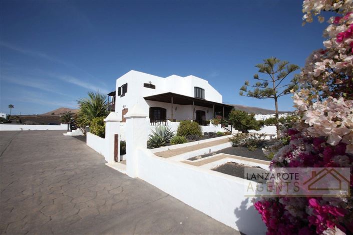 Image No.1-4 Bed Villa for sale