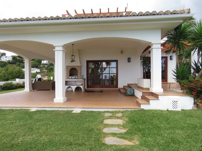 Image No.1-4 Bed Villa for sale