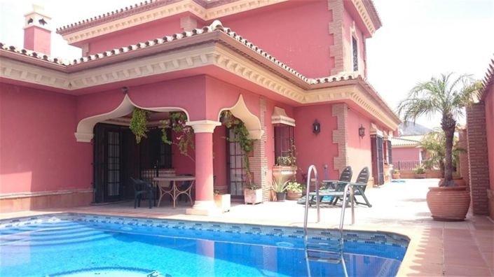 Image No.1-3 Bed Villa for sale