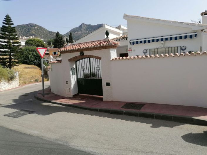 Image No.1-5 Bed Villa for sale