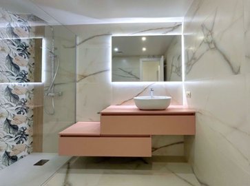 Master Bathroom (2)