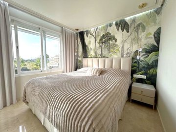 Master Bedroom (3)