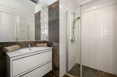 bathroom2