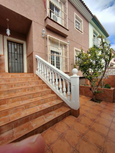 Image No.1-5 Bed Townhouse for sale