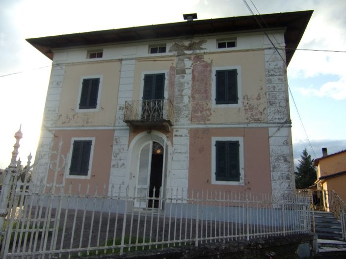 Image No.1-Villa de 8 chambres à vendre à Barga