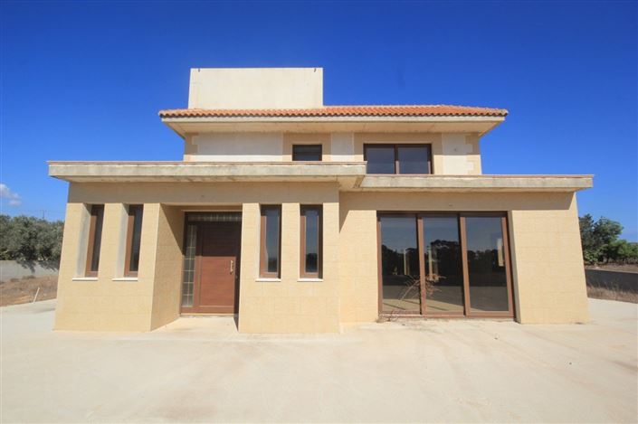 Image No.1-4 Bed House for sale