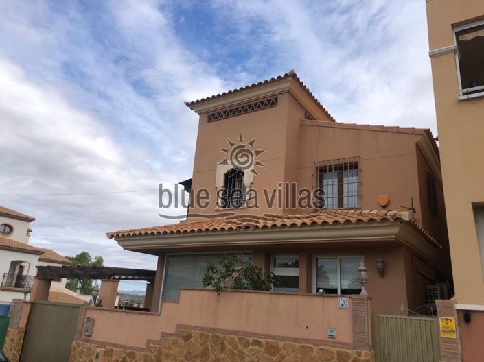 Image No.1-3 Bed Villa for sale