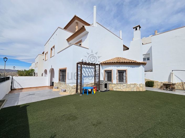 Image No.1-4 Bed Villa for sale