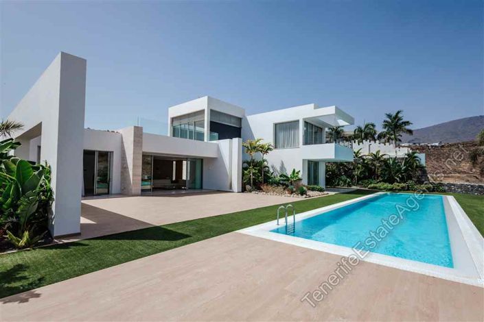 Image No.1-5 Bed Villa for sale