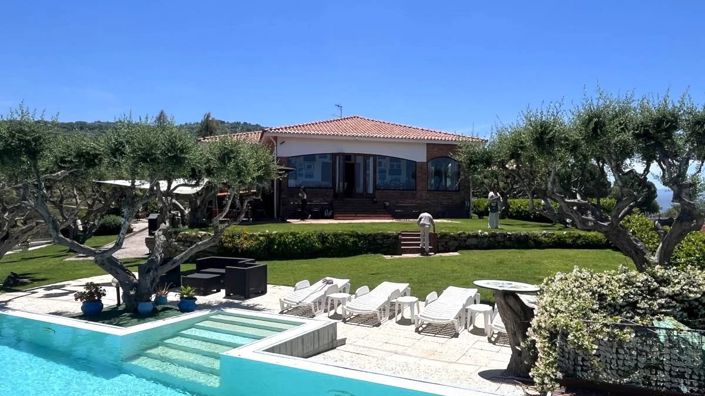 Image No.1-3 Bed Villa for sale