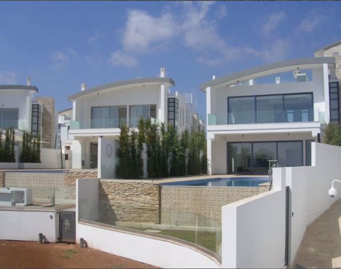 Image No.1-4 Bed Villa for sale