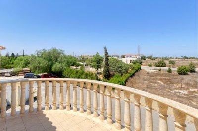 bedroom-1-balcony