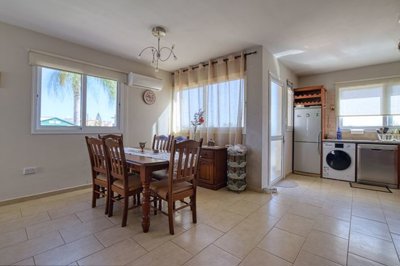 kitchen-lounge-dinning-area-4