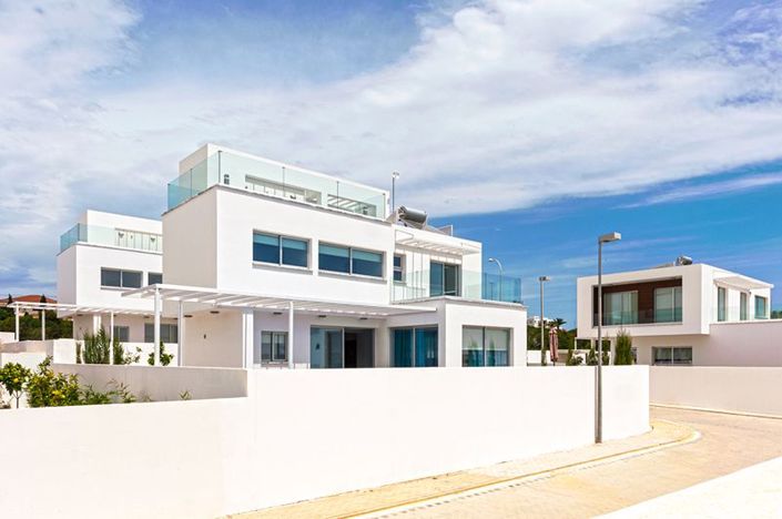 Image No.1-3 Bed Villa for sale