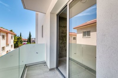 bedroom-2-balcony