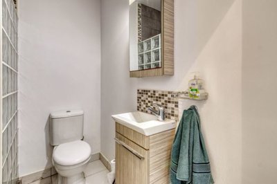 family-bathroom-2