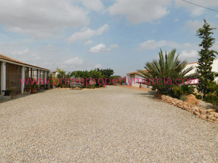 Image No.1-7 Bed Country House for sale