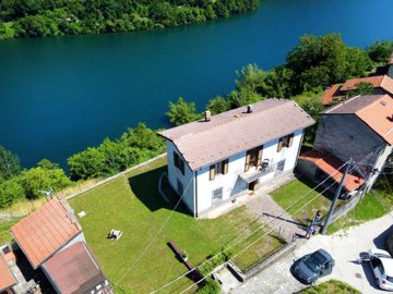 1 - Vagli Sotto, House