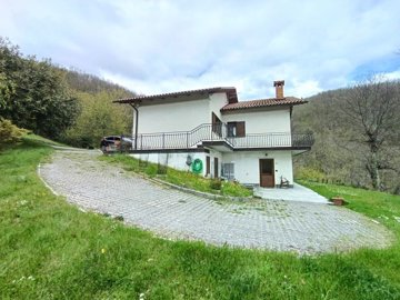 1 - Lucca, House