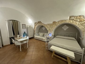 1 - Ostuni, House