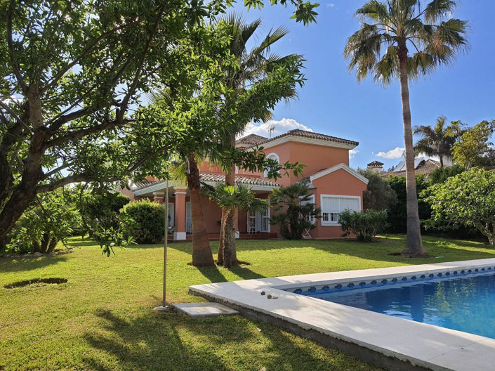 Image No.1-4 Bed Villa for sale