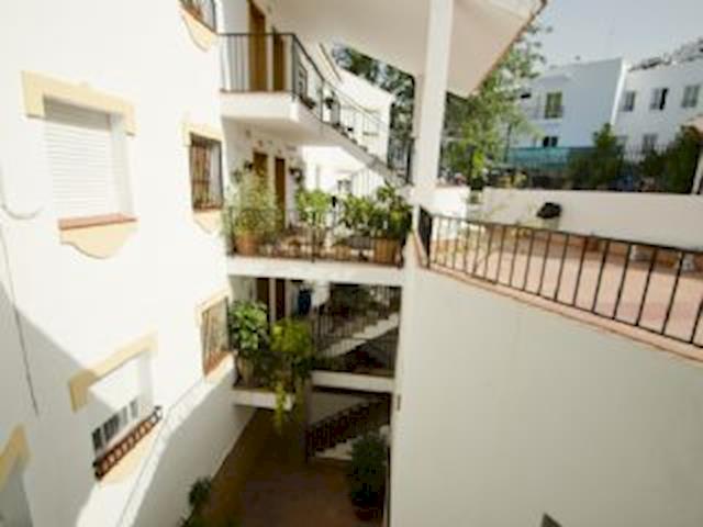 Image No.1-4 Bed Apartment for sale