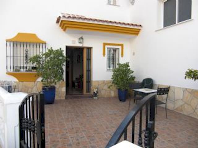 Image No.1-3 Bed Townhouse for sale