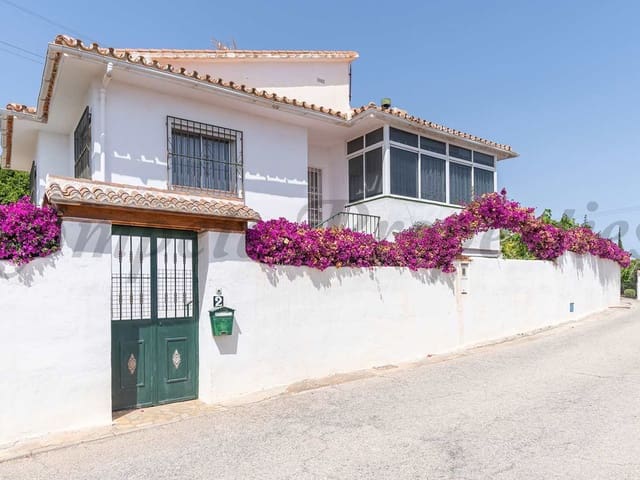 Image No.1-Villa de 3 chambres à vendre à Nerja