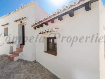 CÓMPETA PROPERTIES S.L most sold property