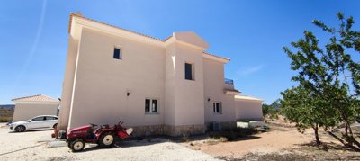 5742-villa-for-sale-in-pinoso-259665-large