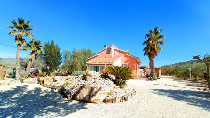 Image No.1-6 Bed Villa for sale