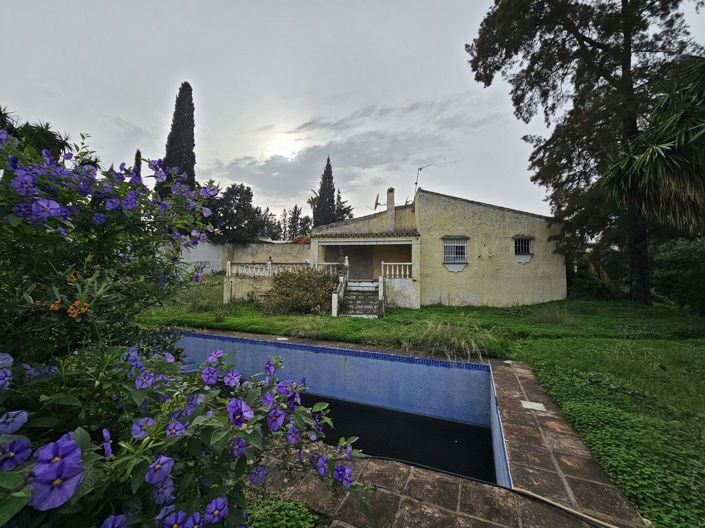 Image No.1-3 Bed Villa / Detached for sale