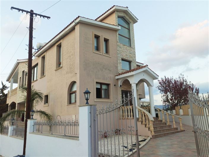 Image No.1-3 Bed House for sale