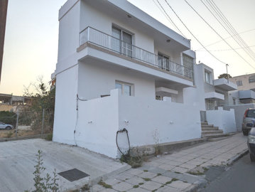 1 - Agios Theodoros, Maison