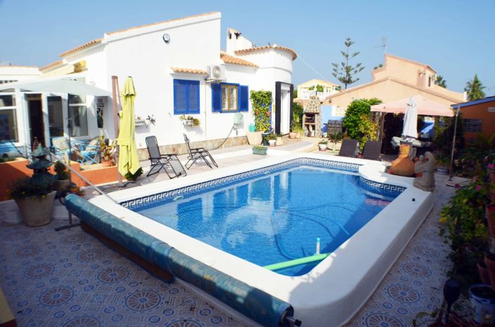 Image No.1-4 Bed Villa for sale