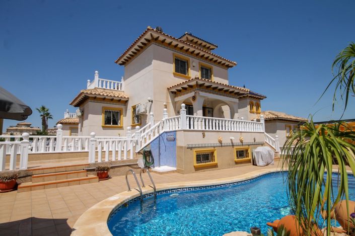 Image No.1-4 Bed Villa for sale