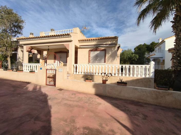 Image No.1-3 Bed Villa for sale