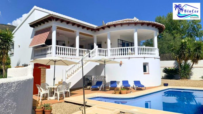 Image No.1-4 Bed Villa / Detached for sale