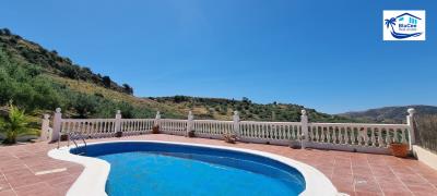 Detached-Villa-For-Sale-in-Vinuela-For-Sale--Malaga--Costa-del-Sol--8-