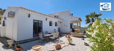 Detached-Villa-For-Sale-in-Vinuela-For-Sale--Malaga--Costa-del-Sol--10-