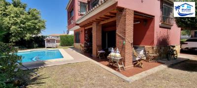 For-Sale-detached-house-in-Rincon-de-la-Victoria--Axarquia--Spain--Malaga--1-